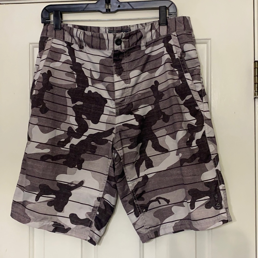 Amazing guys hybrid board shorts!